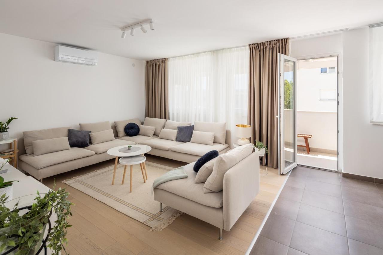 Apartment Nova 4* Dugi Rat Exterior photo