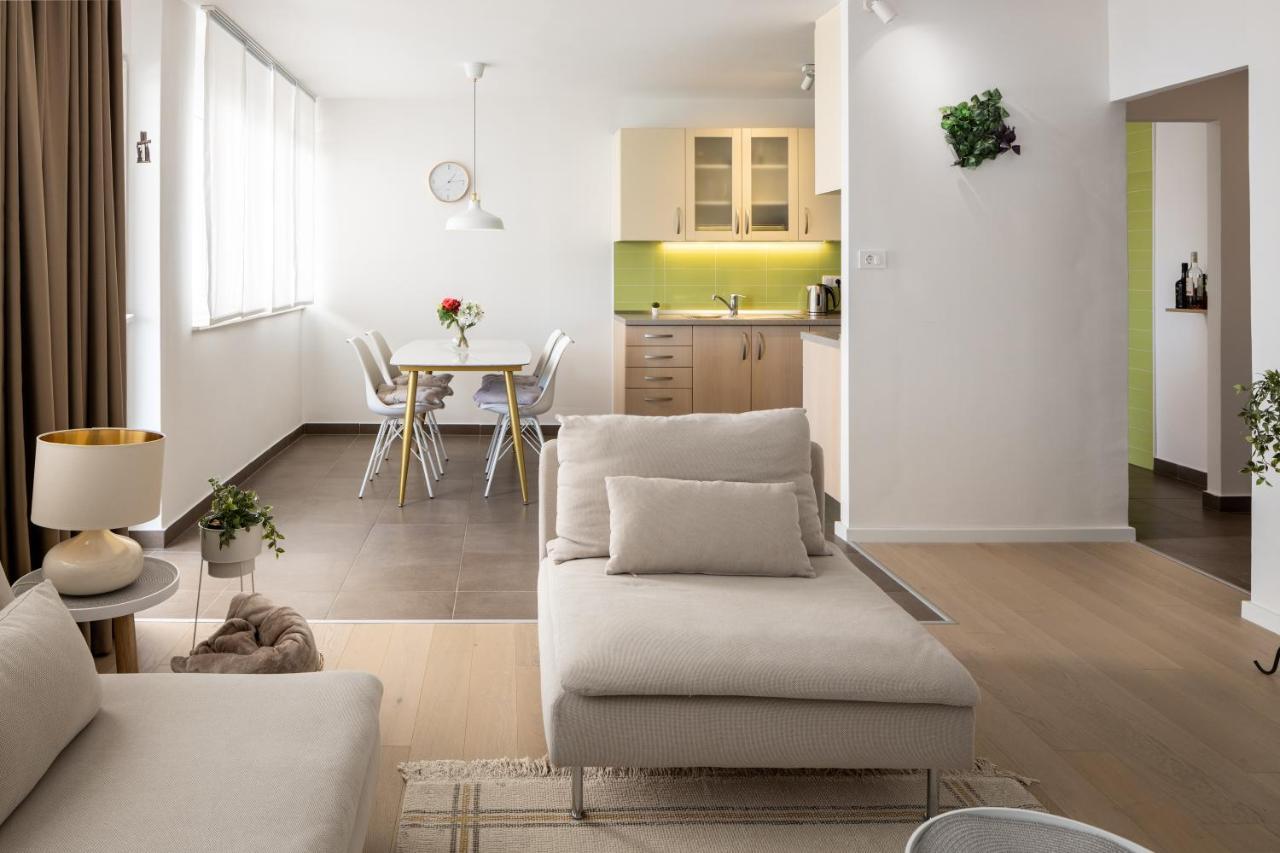 Apartment Nova 4* Dugi Rat Exterior photo